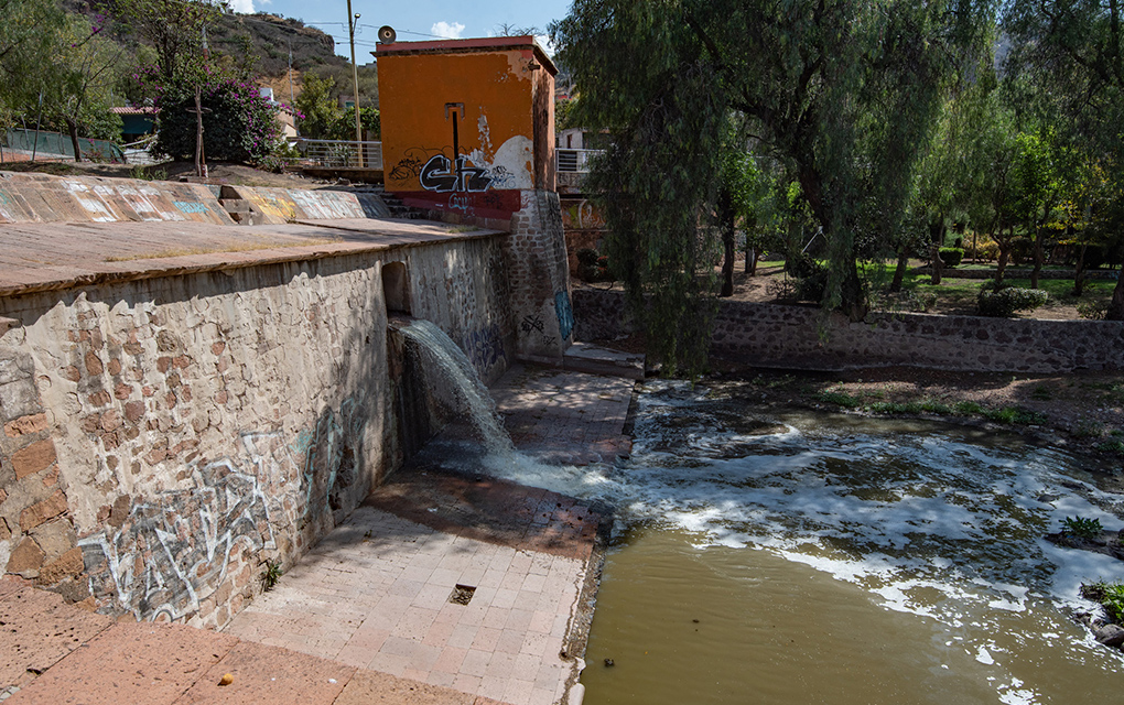 Desazolve del río Querétaro en la zona de La Cañada por Miguel Tierrafria |